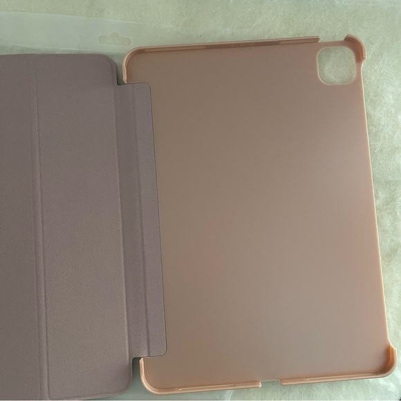 iPad Pro 11 Rose Gold Case - Picture 3 of 6